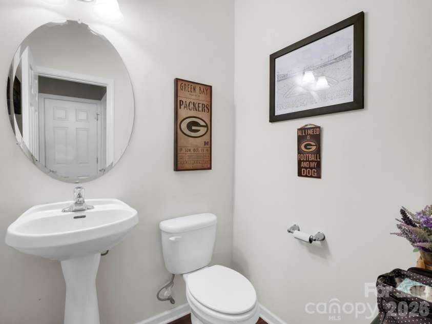 8 Mallard Run Drive, Arden, NC 28704.  MLS# CAR4395939, YatesRealty ID 34277. Guest half-bath.