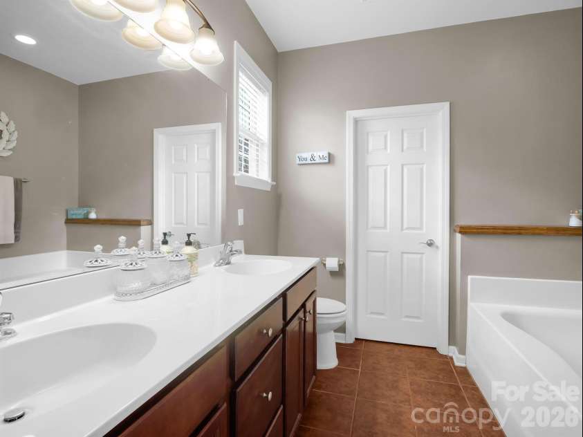 8 Mallard Run Drive, Arden, NC 28704.  MLS# CAR4395939, YatesRealty ID 34277. Primary bath.