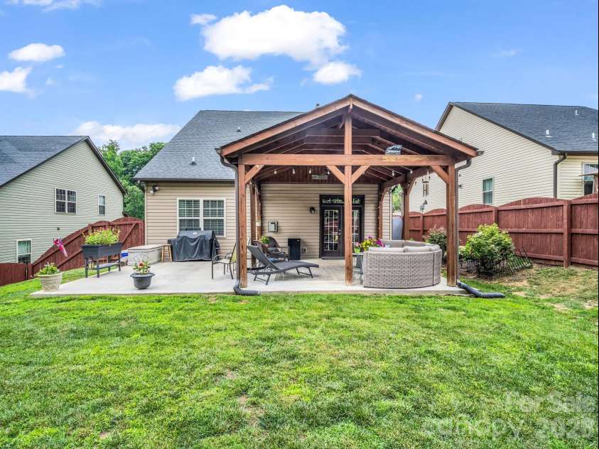 8 Mallard Run Drive, Arden, NC 28704.  MLS# CAR4395939, YatesRealty ID 34277. Wonderful, spacious, backyard patio!