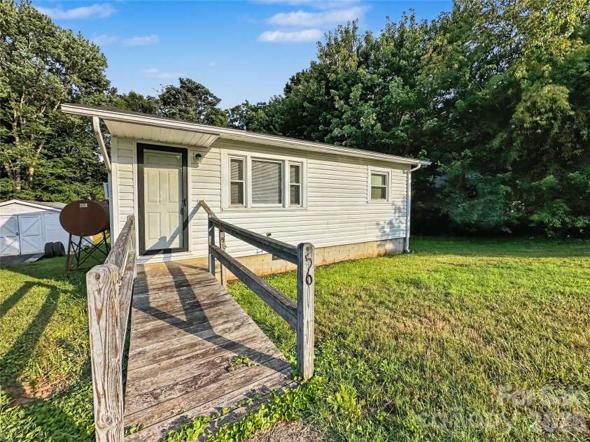 56 Jackson Lane, Stony Point, NC 28678.  MLS# CAR4397727, YatesRealty ID 34279. 