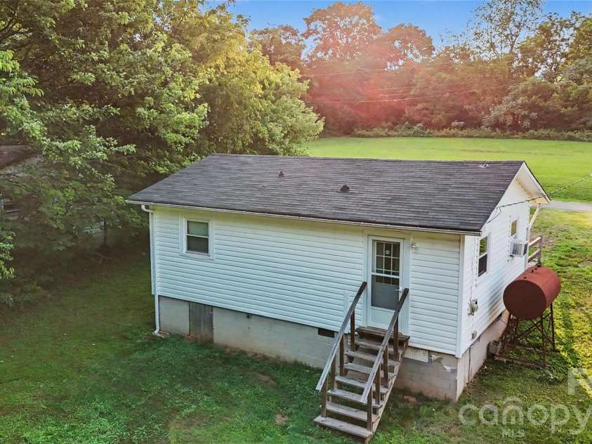 56 Jackson Lane, Stony Point, NC 28678.  MLS# CAR4397727, YatesRealty ID 34279. 