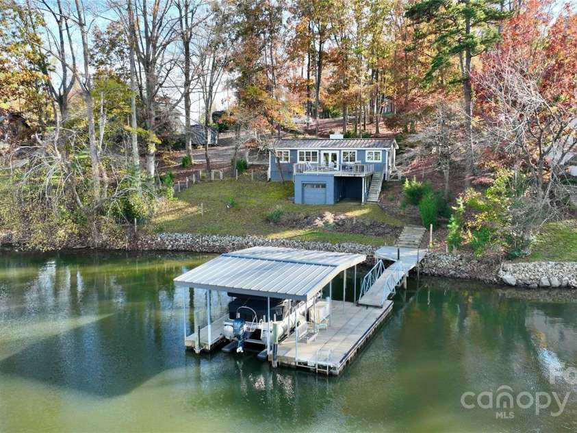 110 Fern Haven Lane, Mooresville, NC 28117.  MLS# CAR4202270, YatesRealty ID 3428. 