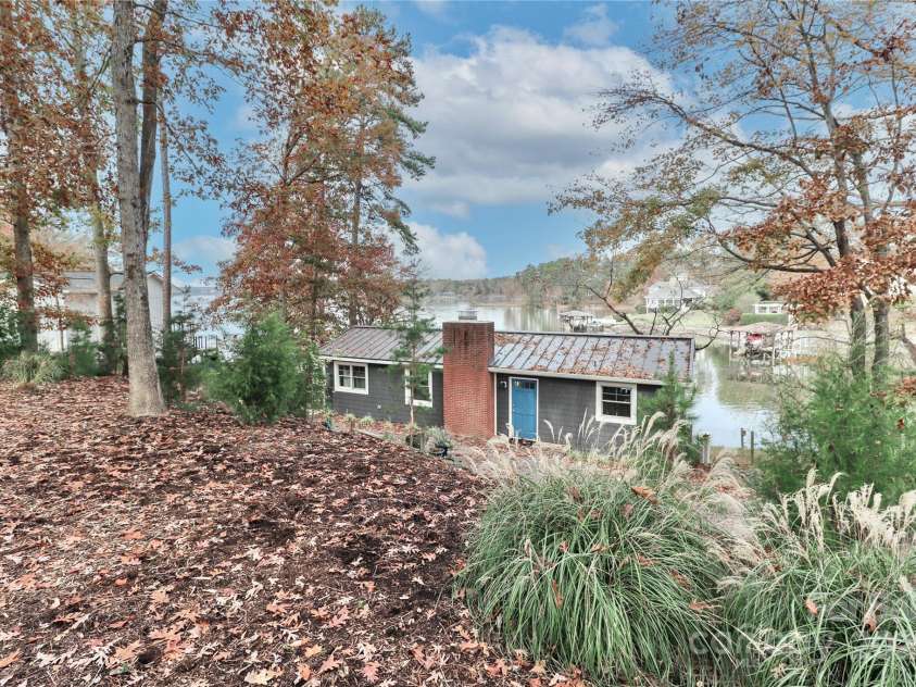 110 Fern Haven Lane, Mooresville, NC 28117.  MLS# CAR4202270, YatesRealty ID 3428. 