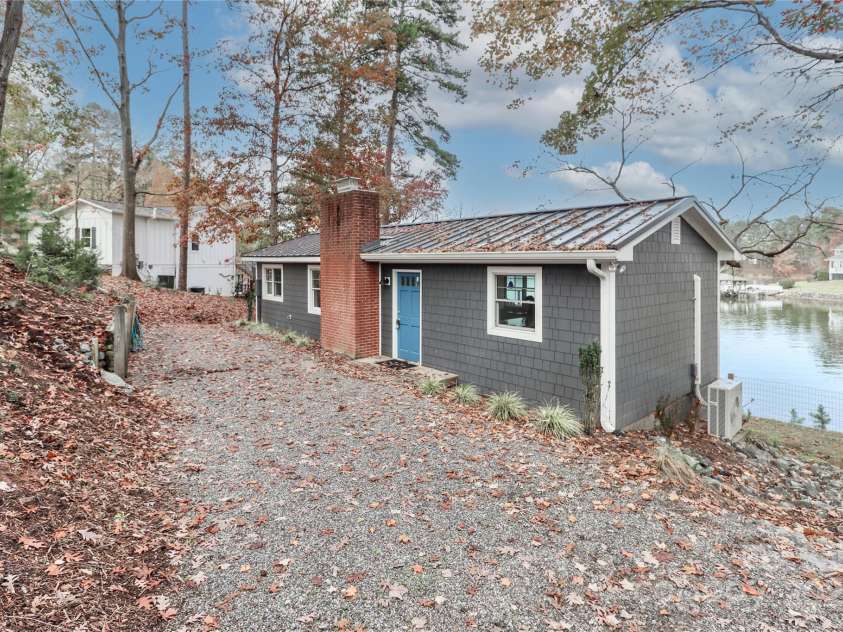 110 Fern Haven Lane, Mooresville, NC 28117.  MLS# CAR4202270, YatesRealty ID 3428. 