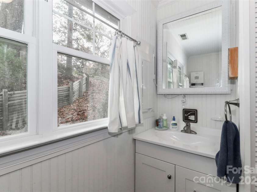 110 Fern Haven Lane, Mooresville, NC 28117.  MLS# CAR4202270, YatesRealty ID 3428. 