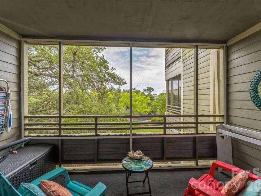 415 Ocean Creek Drive, Myrtle Beach, SC 29572.  MLS# CAR4251684, YatesRealty ID 3428. 