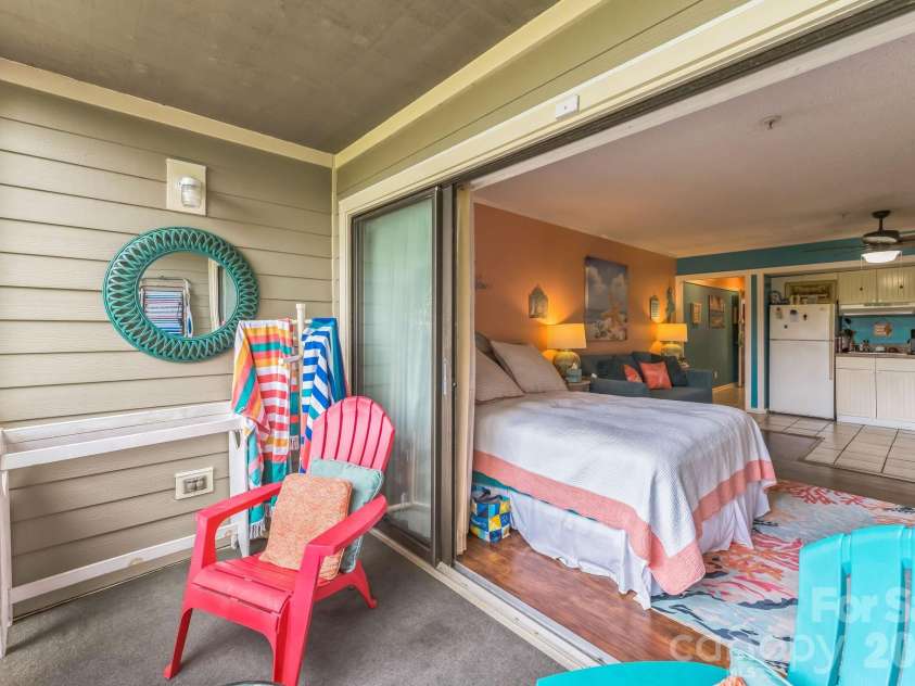 415 Ocean Creek Drive, Myrtle Beach, SC 29572.  MLS# CAR4251684, YatesRealty ID 3428. 