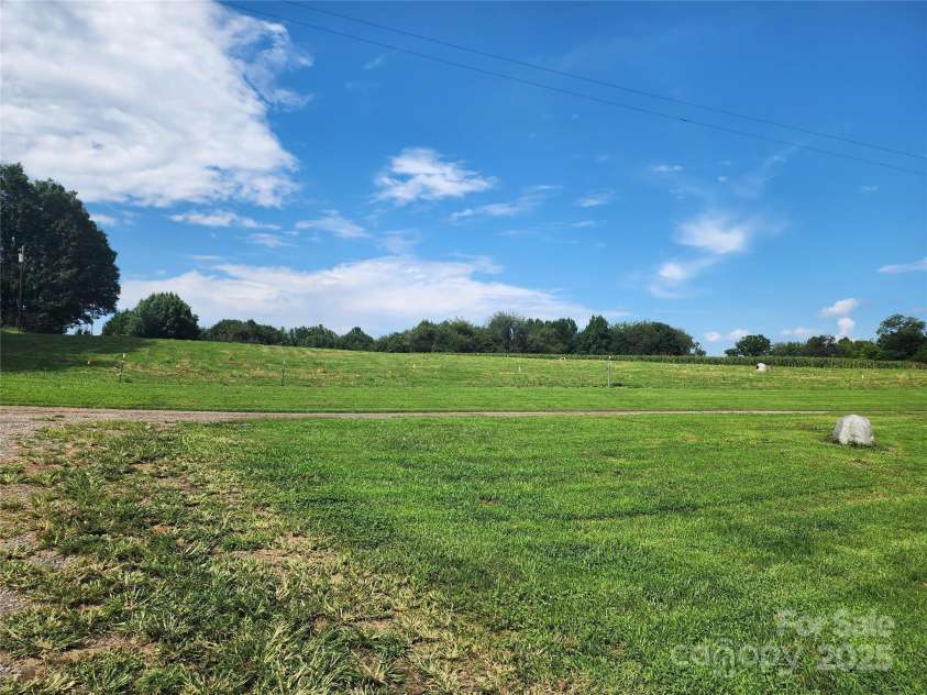 167 Buck Hollow Trail, Ararat, NC 27007.  MLS# CAR4295115, YatesRealty ID 34280. 