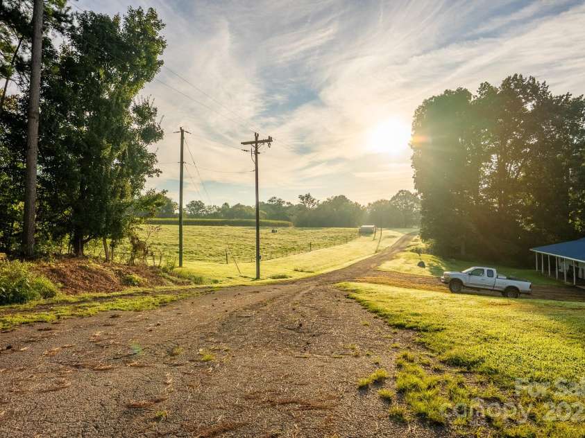 167 Buck Hollow Trail, Ararat, NC 27007.  MLS# CAR4295115, YatesRealty ID 34280. 