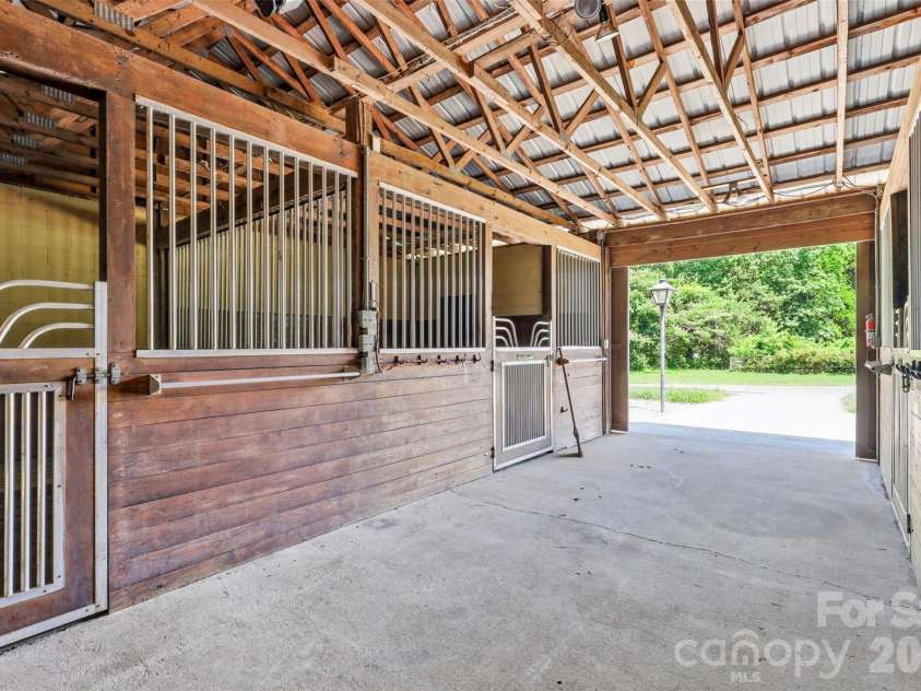 811 Butter Street, Landrum, SC 29356.  MLS# CAR4394031, YatesRealty ID 34280. Barn Interior