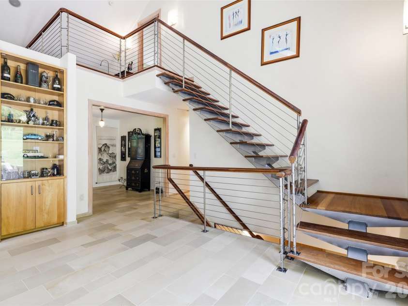811 Butter Street, Landrum, SC 29356.  MLS# CAR4394031, YatesRealty ID 34280. Custom Staircase