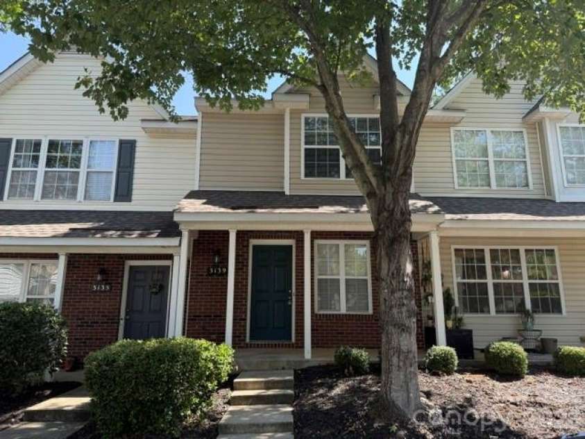 3139 Falling Rock Court, Charlotte, NC 28213.  MLS# CAR4397829, YatesRealty ID 34282. 
