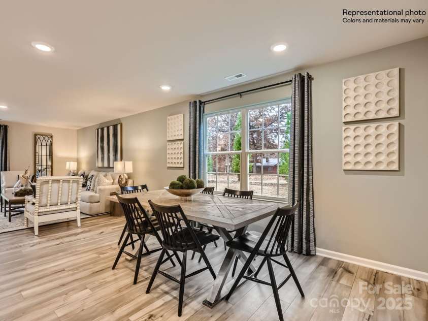 144 Oconee Trail, Statesville, NC 28625.  MLS# CAR4295940, YatesRealty ID 34284. Breakfast Area