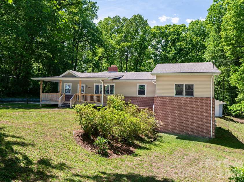146 Fairmont Road, Candler, NC 28715.  MLS# CAR4378254, YatesRealty ID 34284. 
