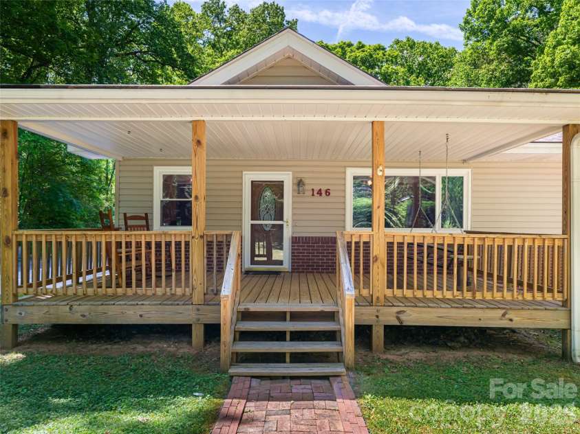 146 Fairmont Road, Candler, NC 28715.  MLS# CAR4378254, YatesRealty ID 34284. 