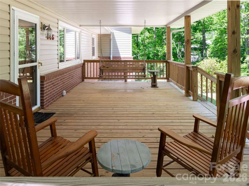 146 Fairmont Road, Candler, NC 28715.  MLS# CAR4378254, YatesRealty ID 34284. 