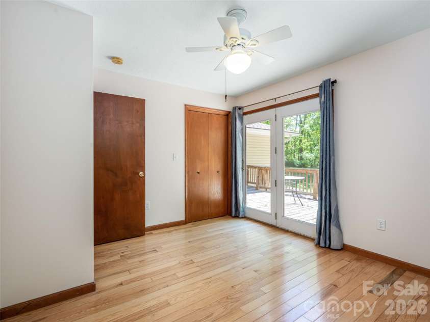146 Fairmont Road, Candler, NC 28715.  MLS# CAR4378254, YatesRealty ID 34284. 
