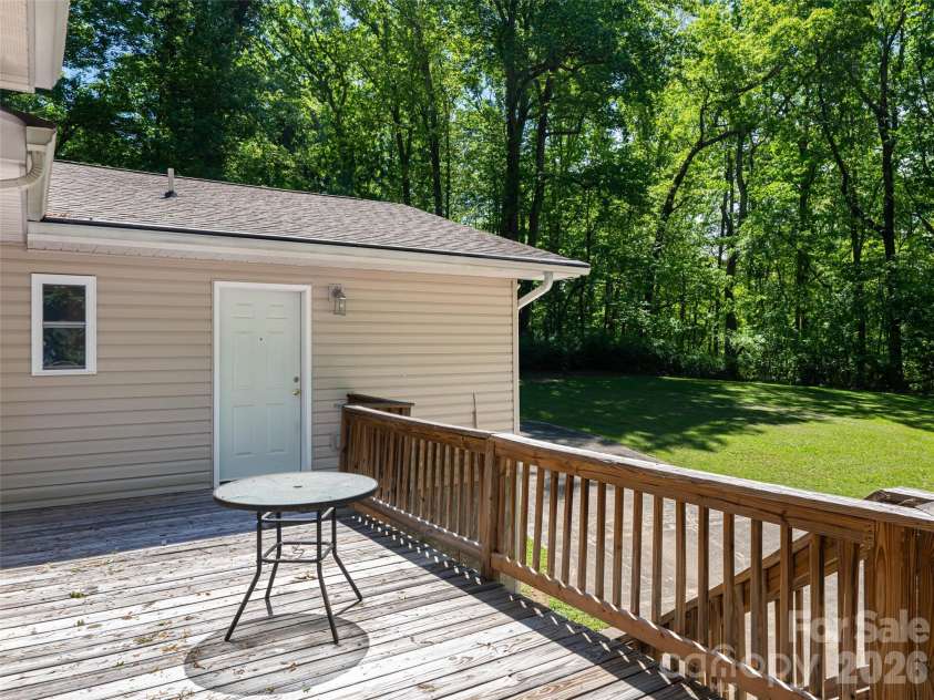 146 Fairmont Road, Candler, NC 28715.  MLS# CAR4378254, YatesRealty ID 34284. 