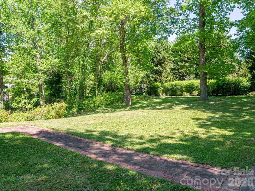 146 Fairmont Road, Candler, NC 28715.  MLS# CAR4378254, YatesRealty ID 34284. 