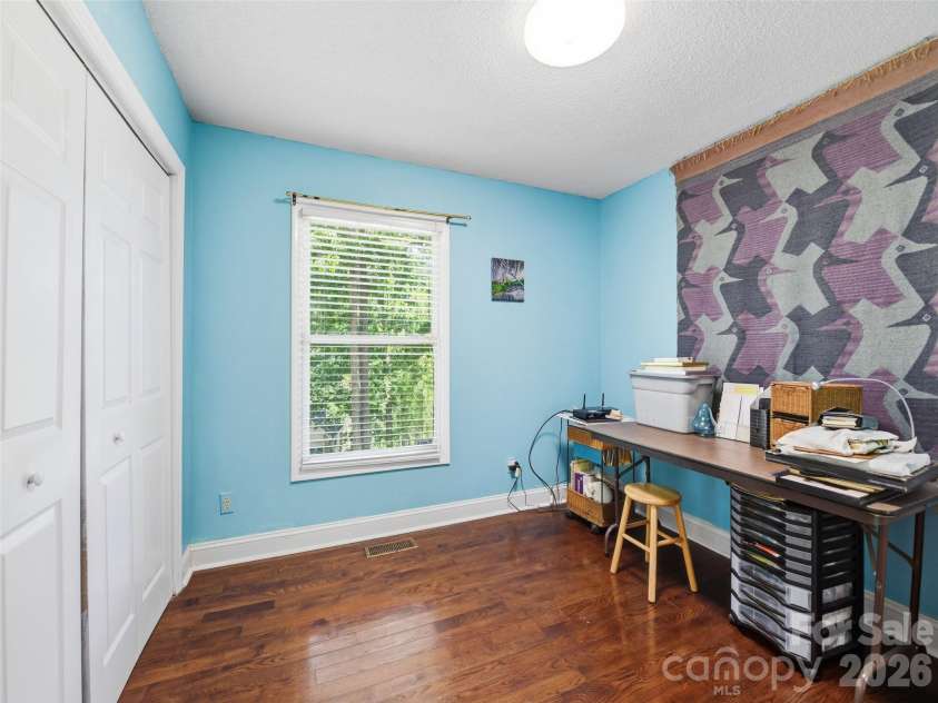 5 Sunny Ridge Drive, Asheville, NC 28804.  MLS# CAR4378402, YatesRealty ID 34285. 