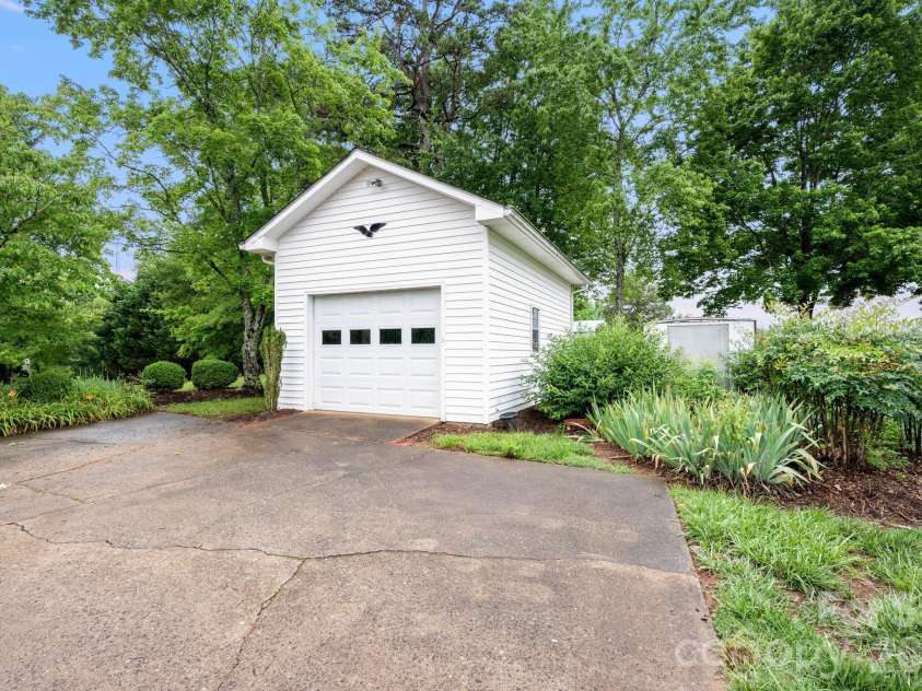191 Thompson Road, Rutherfordton, NC 28139.  MLS# CAR4385123, YatesRealty ID 34287. 