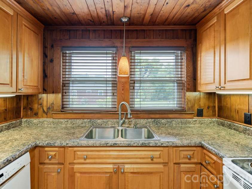 191 Thompson Road, Rutherfordton, NC 28139.  MLS# CAR4385123, YatesRealty ID 34287. 