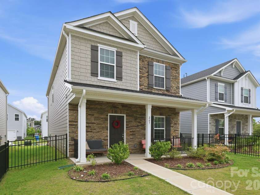 207 Orson Oaks Lane, Pineville, NC 28134.  MLS# CAR4390321, YatesRealty ID 34288. 