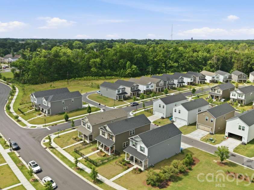 207 Orson Oaks Lane, Pineville, NC 28134.  MLS# CAR4390321, YatesRealty ID 34288. 