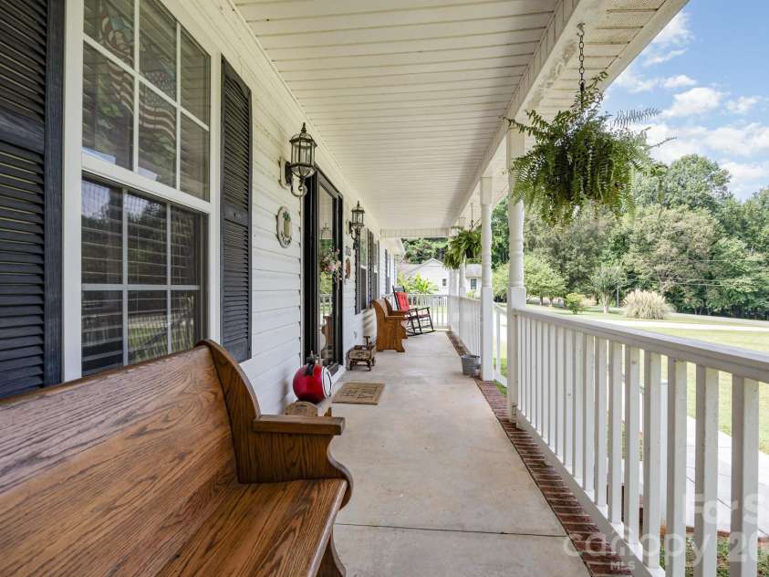 715 Candlewick Drive, Salisbury, NC 28147.  MLS# CAR4392460, YatesRealty ID 34289. 