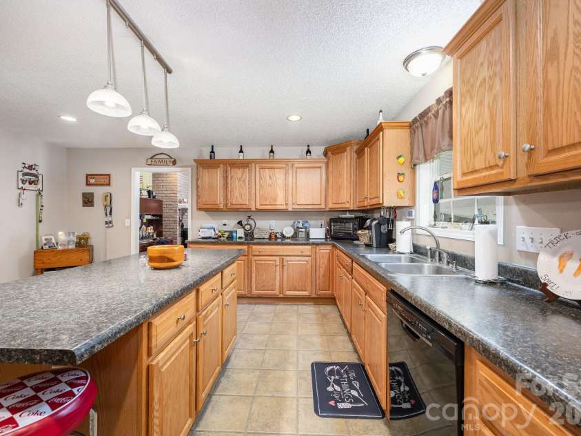 715 Candlewick Drive, Salisbury, NC 28147.  MLS# CAR4392460, YatesRealty ID 34289. 