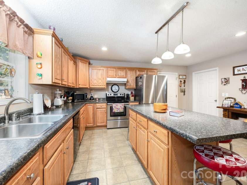 715 Candlewick Drive, Salisbury, NC 28147.  MLS# CAR4392460, YatesRealty ID 34289. 