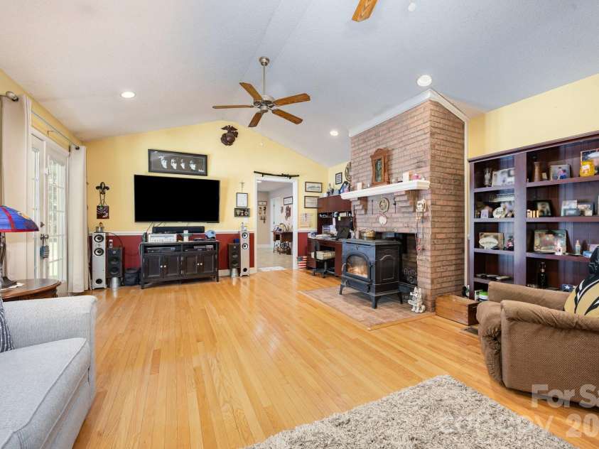 715 Candlewick Drive, Salisbury, NC 28147.  MLS# CAR4392460, YatesRealty ID 34289. 