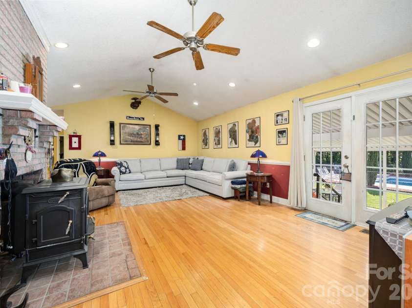 715 Candlewick Drive, Salisbury, NC 28147.  MLS# CAR4392460, YatesRealty ID 34289. 