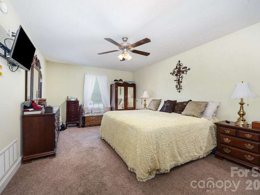 715 Candlewick Drive, Salisbury, NC 28147.  MLS# CAR4392460, YatesRealty ID 34289. 
