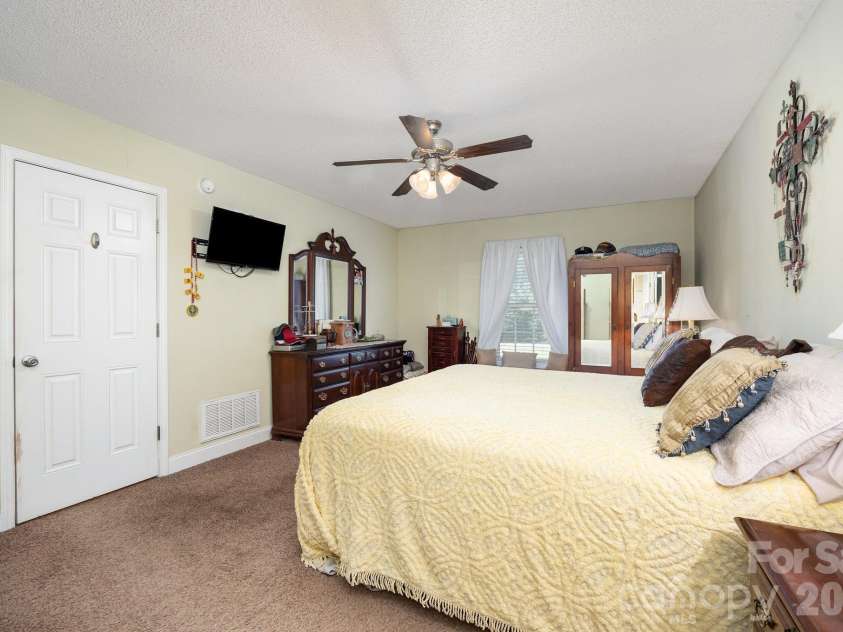 715 Candlewick Drive, Salisbury, NC 28147.  MLS# CAR4392460, YatesRealty ID 34289. 