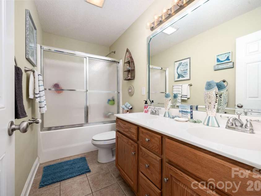 715 Candlewick Drive, Salisbury, NC 28147.  MLS# CAR4392460, YatesRealty ID 34289. 