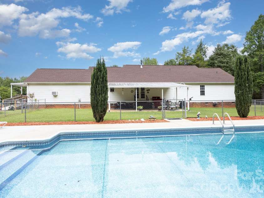 715 Candlewick Drive, Salisbury, NC 28147.  MLS# CAR4392460, YatesRealty ID 34289. 
