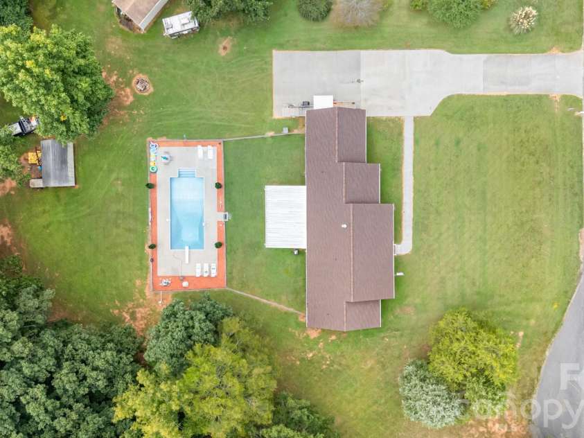 715 Candlewick Drive, Salisbury, NC 28147.  MLS# CAR4392460, YatesRealty ID 34289. 