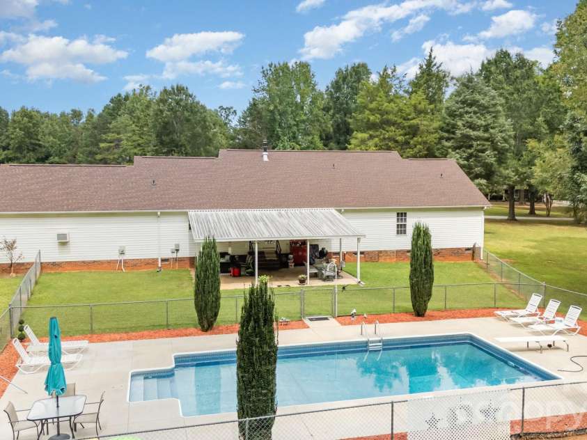 715 Candlewick Drive, Salisbury, NC 28147.  MLS# CAR4392460, YatesRealty ID 34289. 