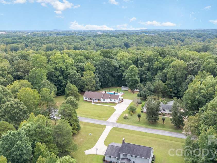 715 Candlewick Drive, Salisbury, NC 28147.  MLS# CAR4392460, YatesRealty ID 34289. 