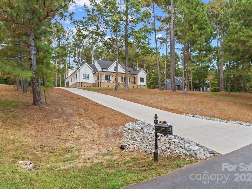 129 Greens Road, Granite Falls, NC 28630.  MLS# CAR4302862, YatesRealty ID 3429. Driveway