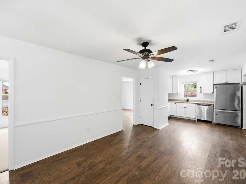 6924 Woodfield Drive, Charlotte, NC 28215.  MLS# CAR4350456, YatesRealty ID 3429. 