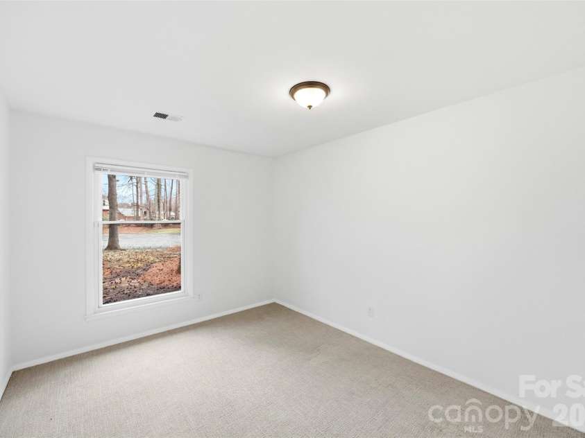 6924 Woodfield Drive, Charlotte, NC 28215.  MLS# CAR4350456, YatesRealty ID 3429. 