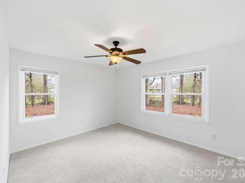 6924 Woodfield Drive, Charlotte, NC 28215.  MLS# CAR4350456, YatesRealty ID 3429. 