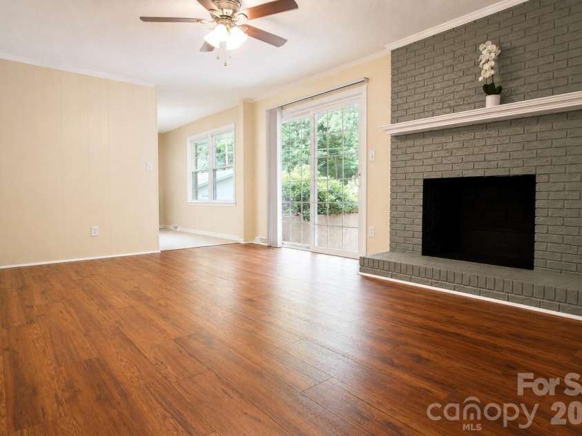 2914 Dresden Drive, Gastonia, NC 28054.  MLS# CAR4395963, YatesRealty ID 34290. Den