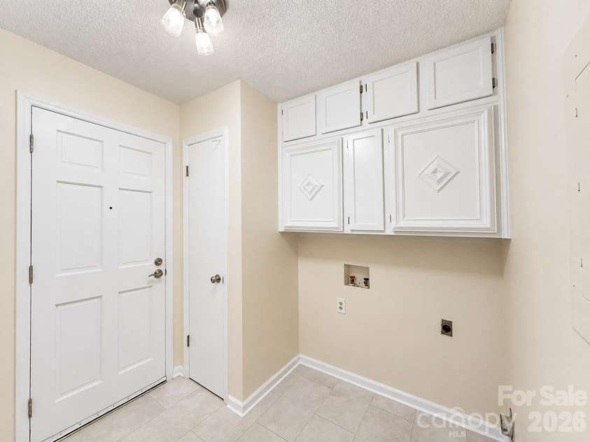 2914 Dresden Drive, Gastonia, NC 28054.  MLS# CAR4395963, YatesRealty ID 34290. Laundry and entry from carport