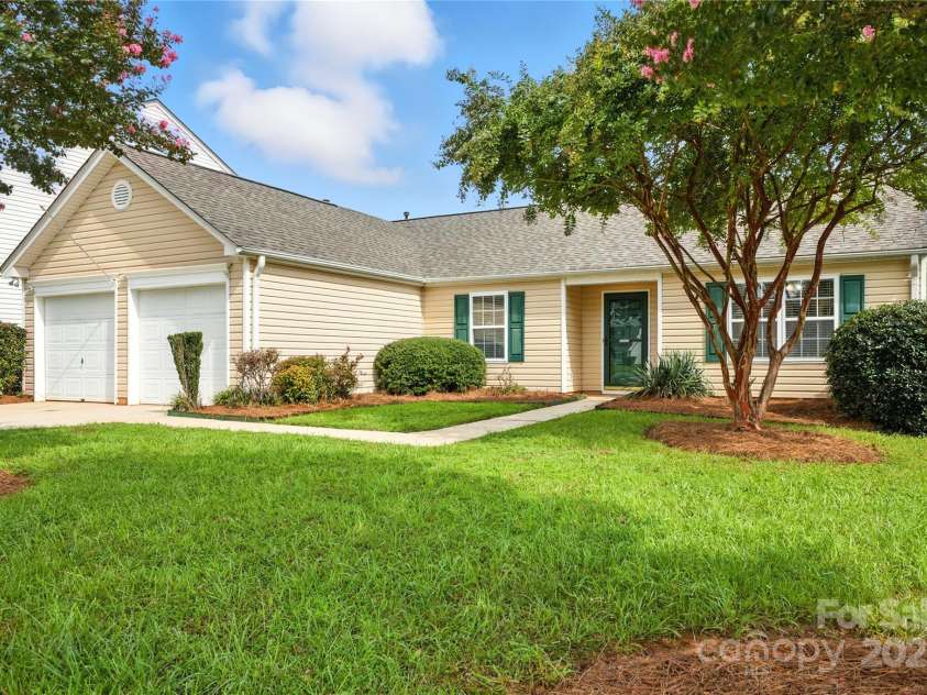 12019 Serenade Court, Charlotte, NC 28215.  MLS# CAR4289141, YatesRealty ID 34291. 
