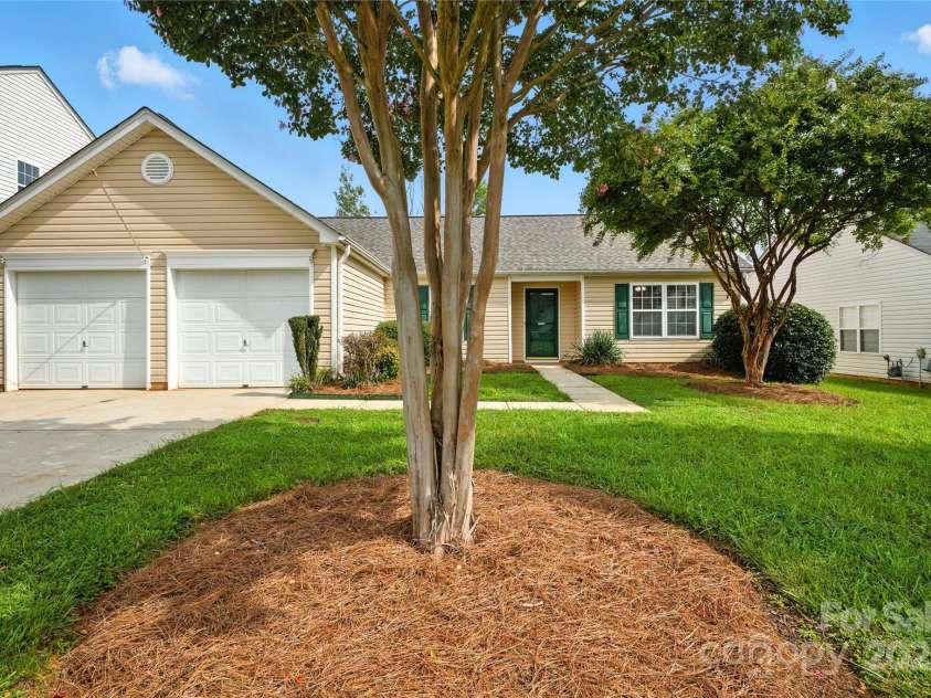 12019 Serenade Court, Charlotte, NC 28215.  MLS# CAR4289141, YatesRealty ID 34291. 