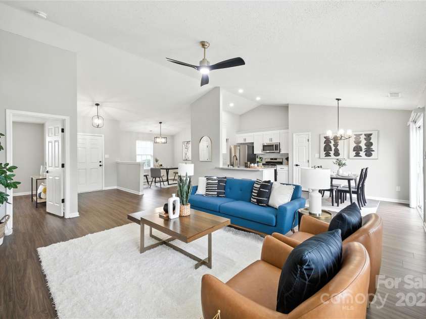 12019 Serenade Court, Charlotte, NC 28215.  MLS# CAR4289141, YatesRealty ID 34291. 