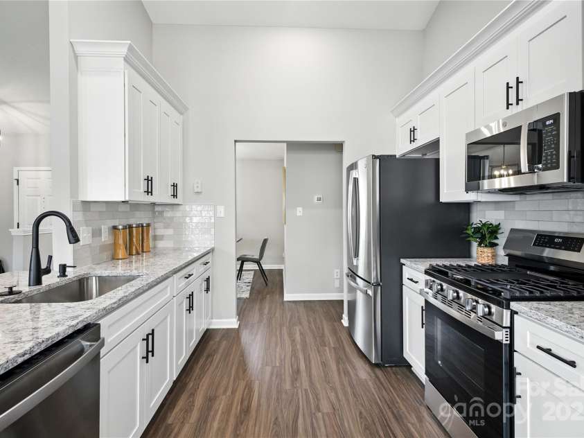 12019 Serenade Court, Charlotte, NC 28215.  MLS# CAR4289141, YatesRealty ID 34291. 